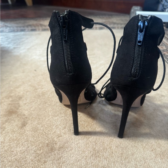 Black caged laced up heeled sandals - Picture 3 of 4
